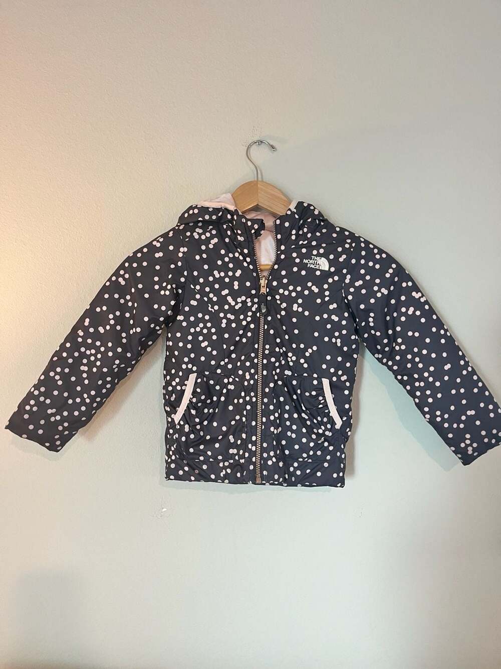 The North Face,Reversible Polka Dot/Pink Puffer Jacket,Girls 5T,Fall/Winter Coat